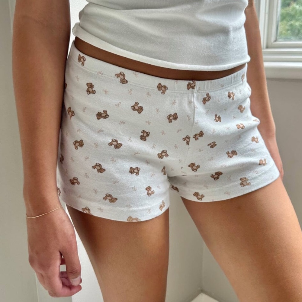 Brandy Melville emery teddy bear shorts NWT 🧸